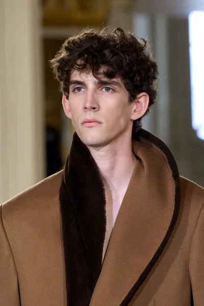 Look 52